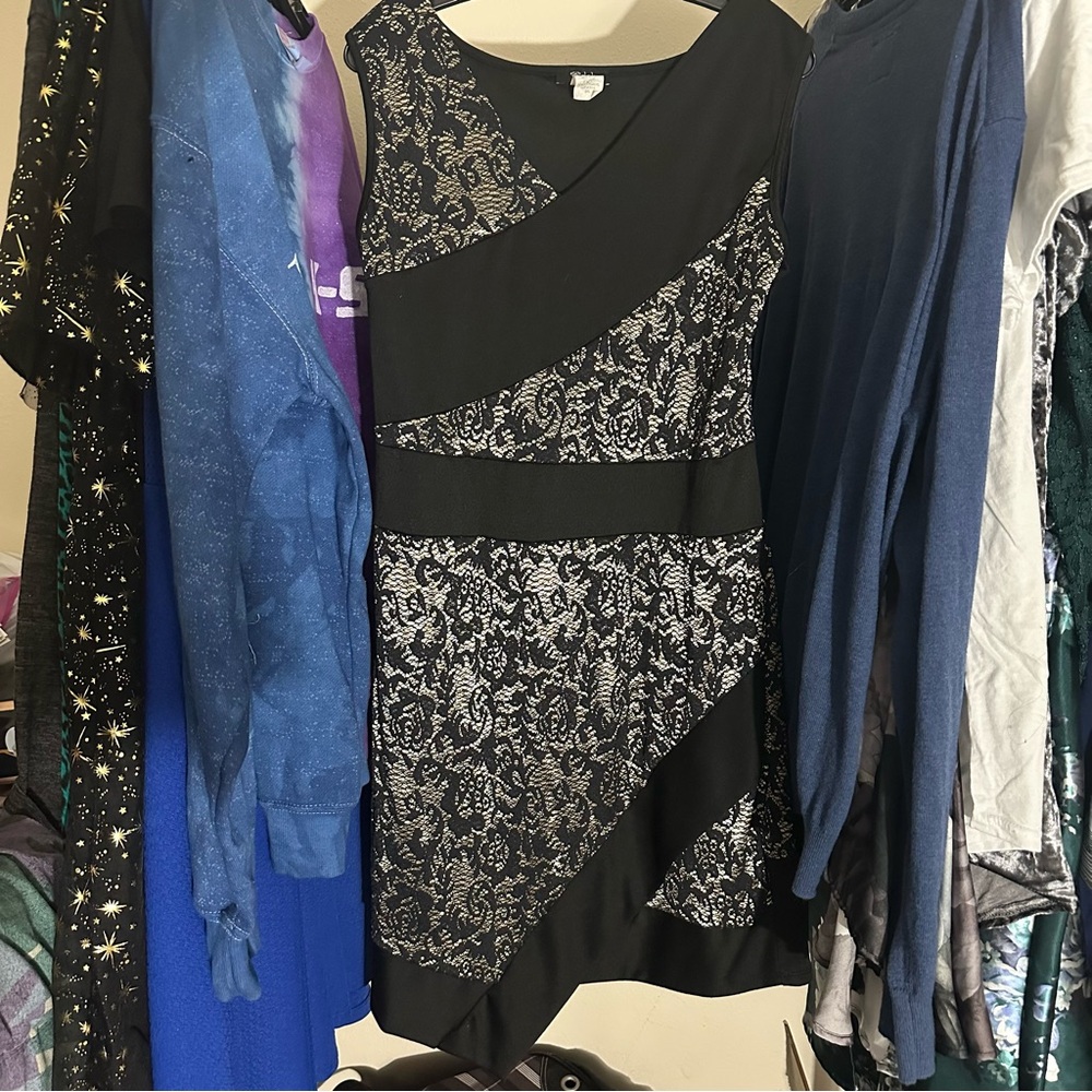 DEBS Elegant Black and Gold Dress (2XL)